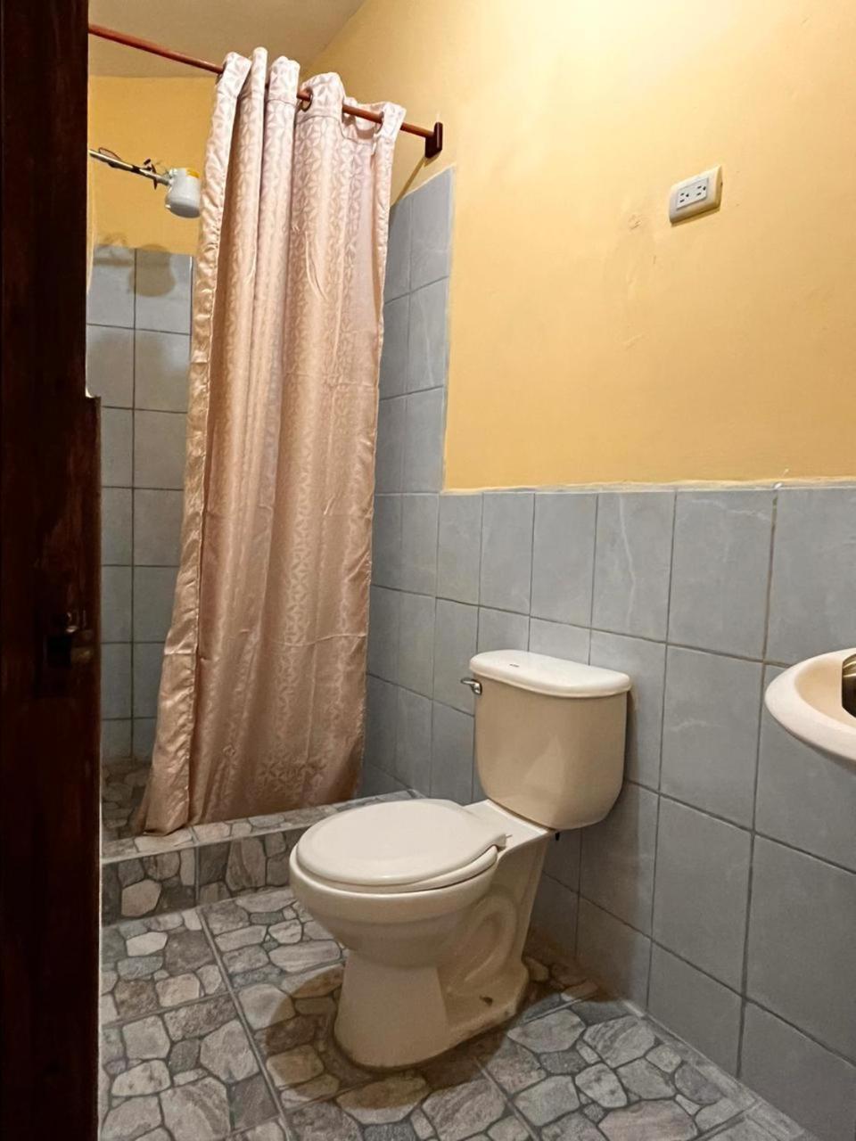 Hotel Canaan La Aurora Guatemala City Exteriör bild